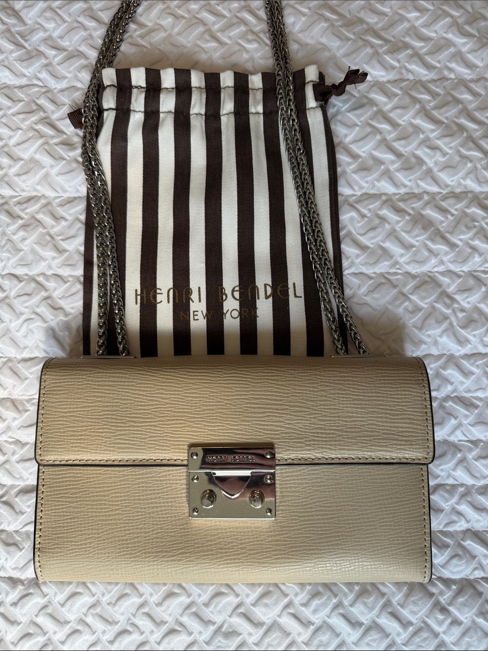 henri bendel cream leather crossbody with silver-tone chain